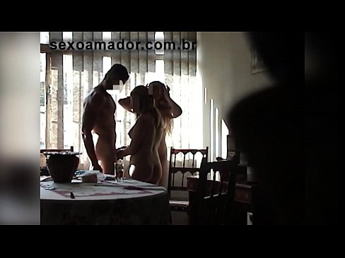 ❤️ Le amiche del sesso invitano un uomo gigante e una cosa a tre con lui ️❌ Porno al it.pornofilmtv.ru ❤️