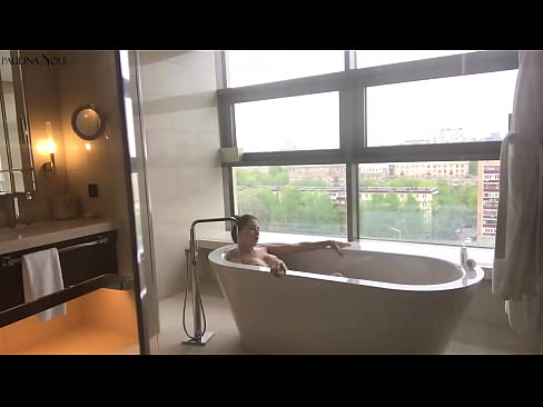 ❤️ Tremenda pupa che si masturba appassionatamente la figa in bagno ️❌ Porno al it.pornofilmtv.ru ❤️