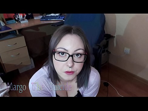 ❤️ Ragazza sexy con gli occhiali succhia il dildo profondamente sulla macchina fotografica ️❌ Porno al it.pornofilmtv.ru ❤️