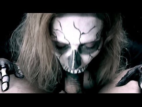 ❤️ Ragazza demone che succhia il cazzo con la sua bocca nera e ingoia lo sperma ️❌ Porno al it.pornofilmtv.ru ❤️