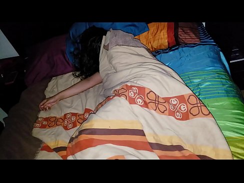 ❤️ Figliastro che rimprovera la sua giovane matrigna mentre lei dorme ️❌ Porno al it.pornofilmtv.ru ❤️